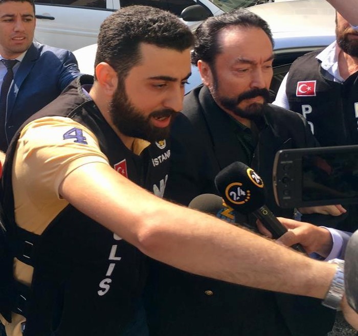 ADNAN OKTAR'IN 'GÜNCEL YAPILANMA' DAVASINDA SANIK OLAN AVUKATLARIN DOSYASI AYRILDI