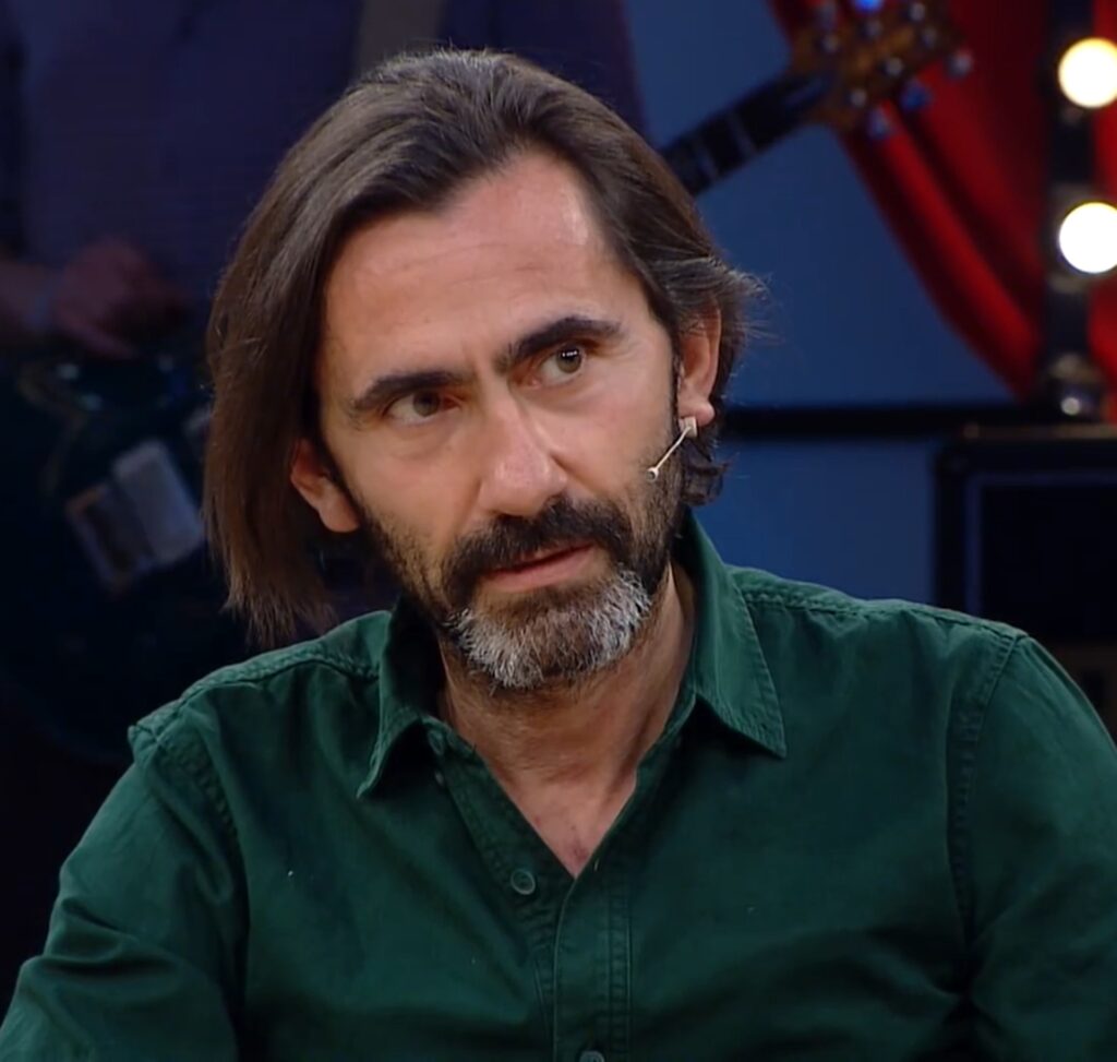peker açıkalın
